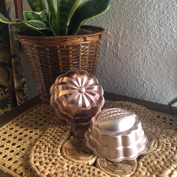 Set of Two Mini Vintage Copper Jello Molds - Picture 3 of 15